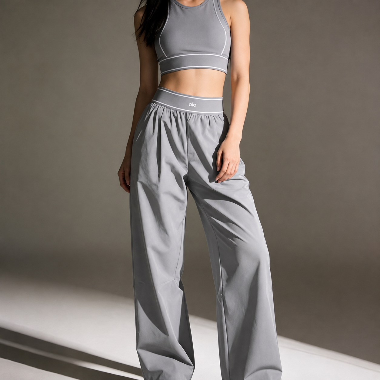 Liora – Damen Sporthose mit hohem Bund und weitem Bein