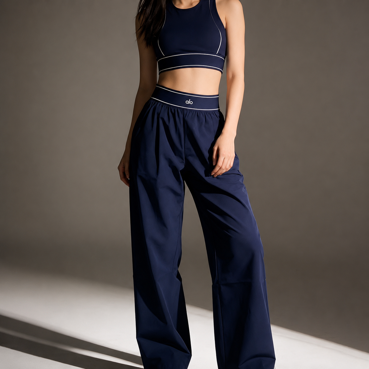 Liora – Damen Sporthose mit hohem Bund und weitem Bein